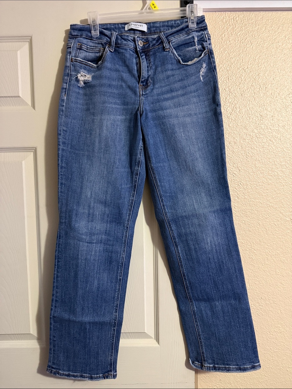 Everly Straight Leg Jeans in Medium Blue